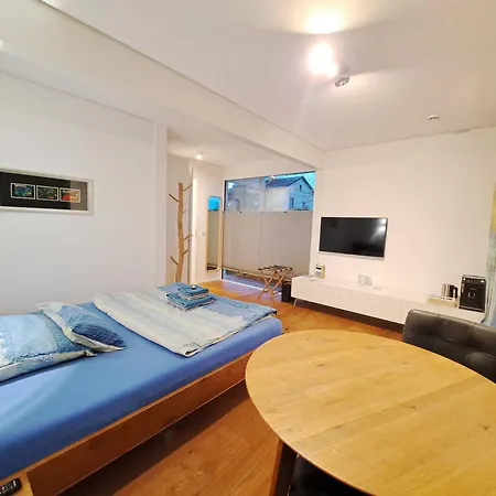 Woodlounge בית הארחה 3*